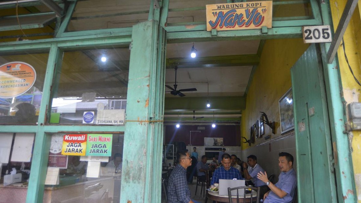 FOTO: Sensasi Nan Yo, Warkop Legendaris di area Padang