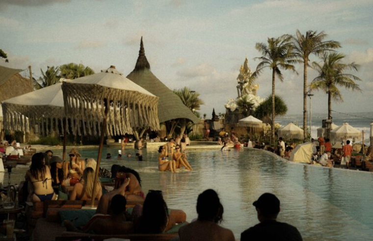 Canggu Beach Club dengan Sunset Paling Romantis